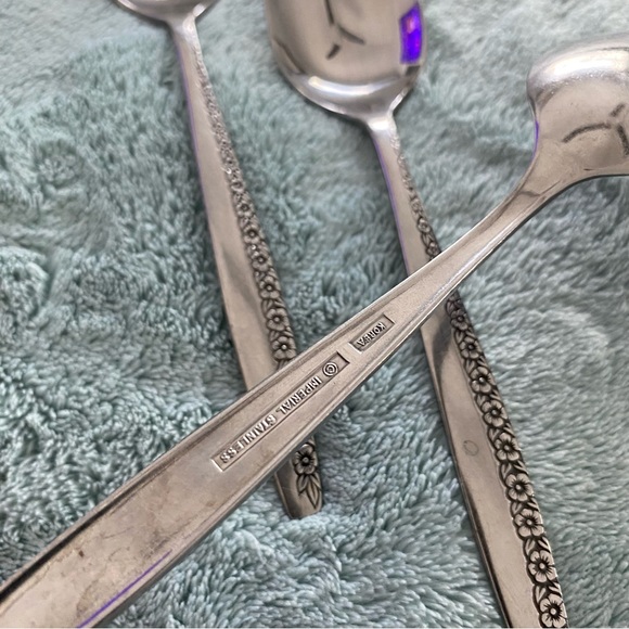 Vintage Imperial Early Spring Flatware - Picture 3 of 4